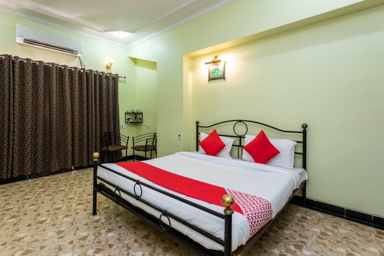 Oyo 38142 Girdhar Mahal Hotel Indore Exterior photo