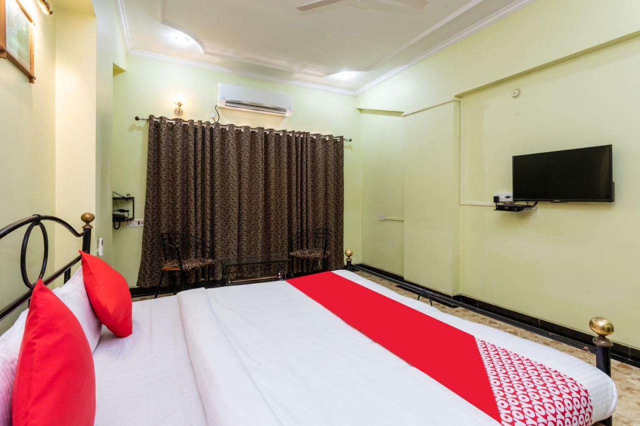 Oyo 38142 Girdhar Mahal Hotel Indore Exterior photo